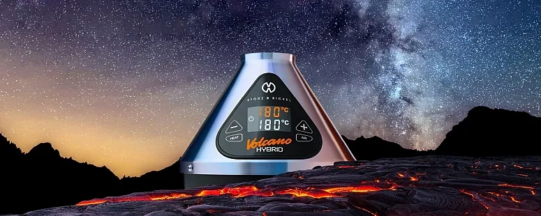 Der Storz & Bickel VOLCANO HYBRID Vaporizer ist ein stationärer Premium Kräutervaporizer mit Ballon- und Schlauchsystem, digitaler Steuerung und präziser Temperaturkontrolle. Der Storz & Bickel VOLCANO HYBRID Vaporizer überzeugt durch schnelle Aufheizzeit